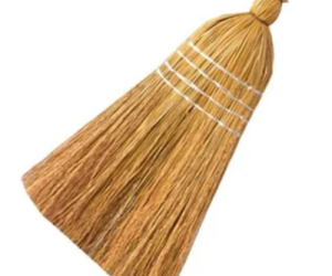 15356233689-vassoura-de-palha-reforcada.png