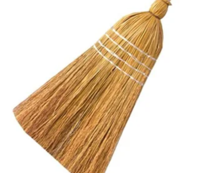 15356233689-vassoura-de-palha-reforcada.png